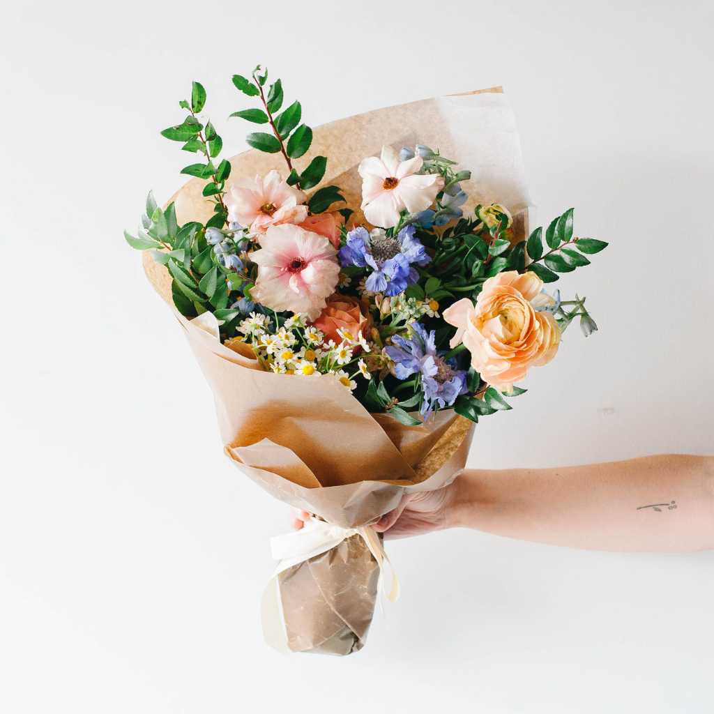 Bi-weekly Flower Arrangement Subscription – Iron and Clay Flowers